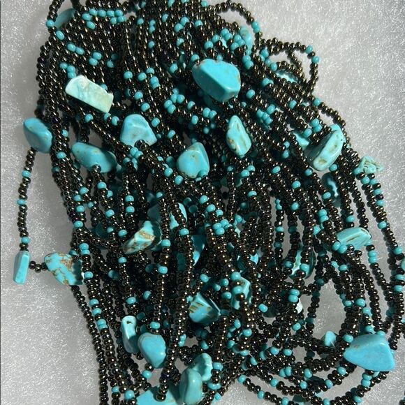 Multi-Strand faux Turquoise beaded necklace w/magnetic clasp - Picture 7 of 7